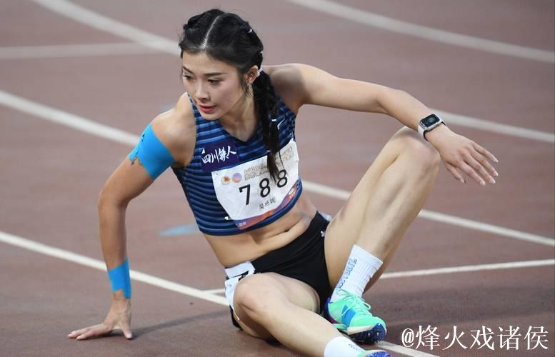 吴艳妮以12秒98摘得头名，顺利晋级全运会女子100米栏决赛